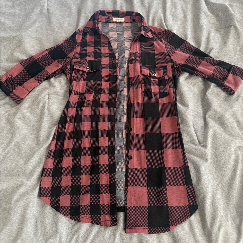 Paper tee pink and black checkered button down top